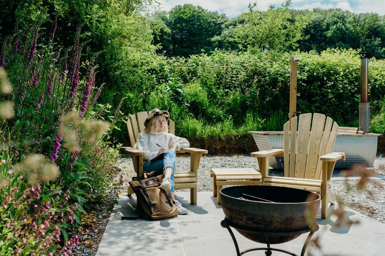 Blatchford Briar - Award Winning Private Shephards Huts With Their Own Secluded Hot Tubs Milton Abbot Exteriör bild